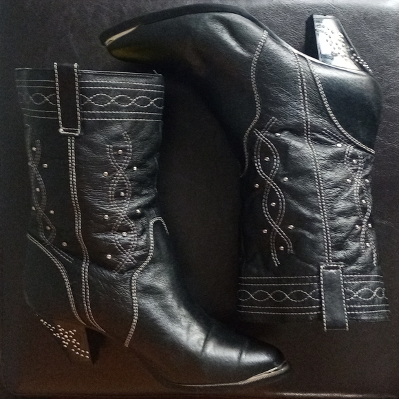 Dingo Rhinestone Low Rise Cowboy Boots - Picture 4 of 14